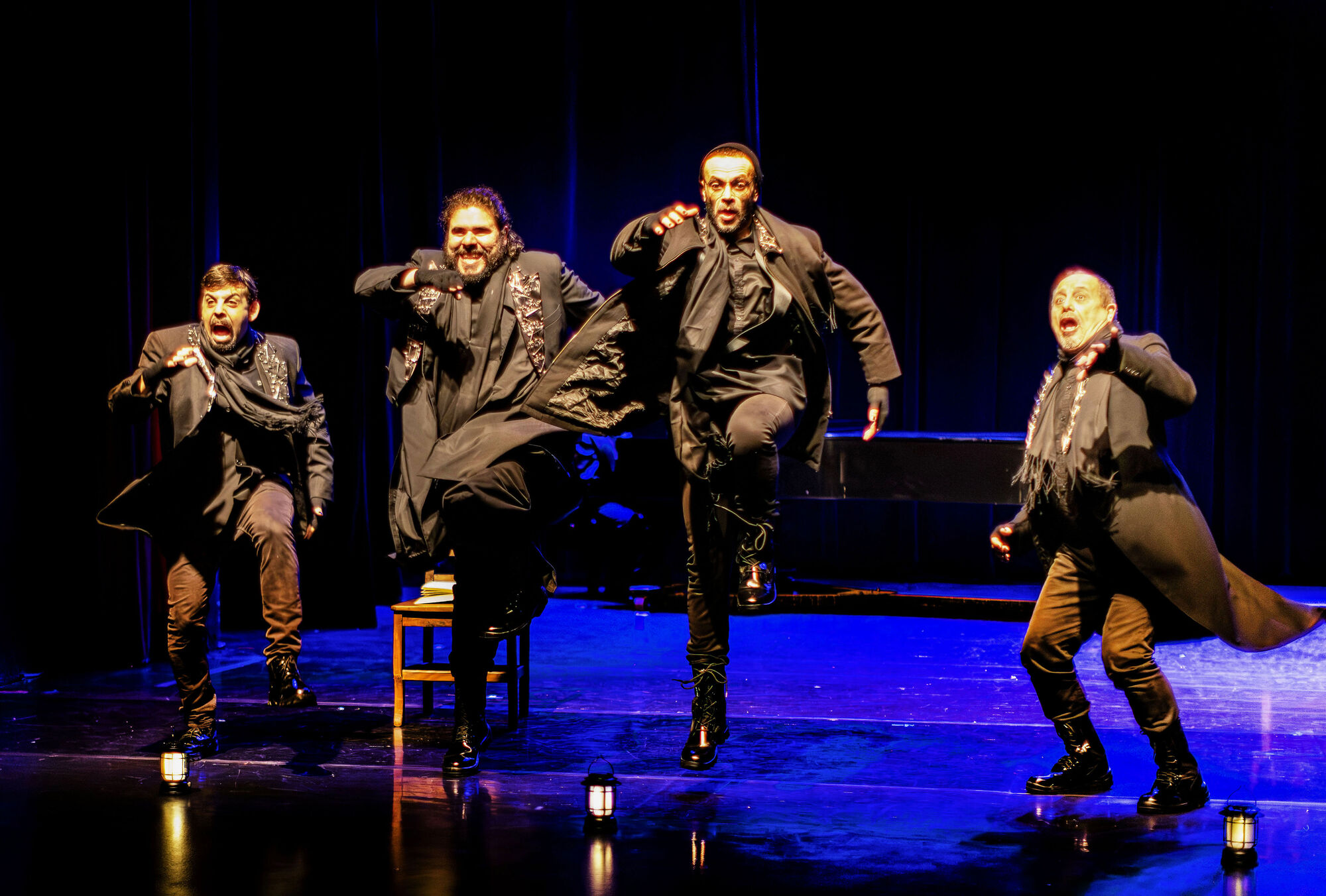 Kafka — salto do elenco